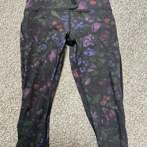 Lululemon train times crop size 4